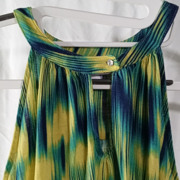 J Lo tank - Picture 2 of 5